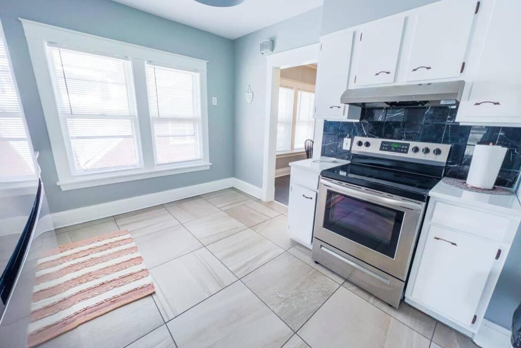 Cozy 3br 1 Bath In *